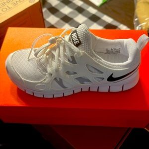 NEW Nike free run 2 Kids 5.0